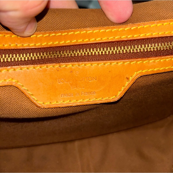 Louis Vuitton Sologne - Picture 7 of 10